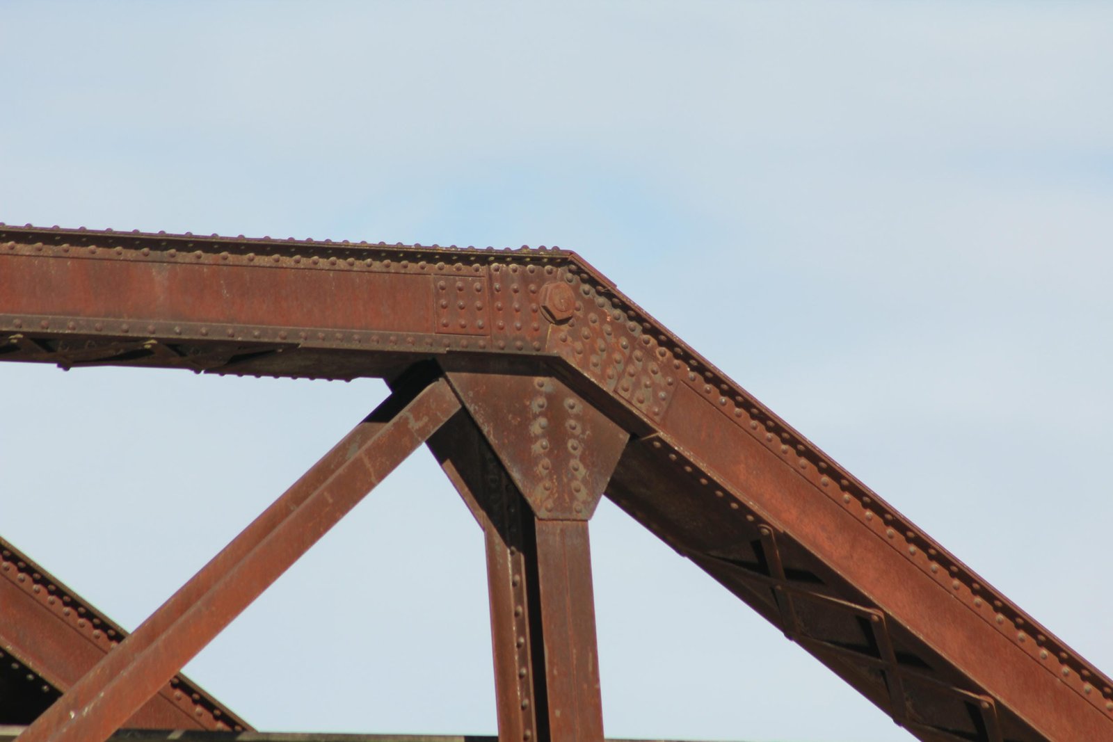 Upper angle connection